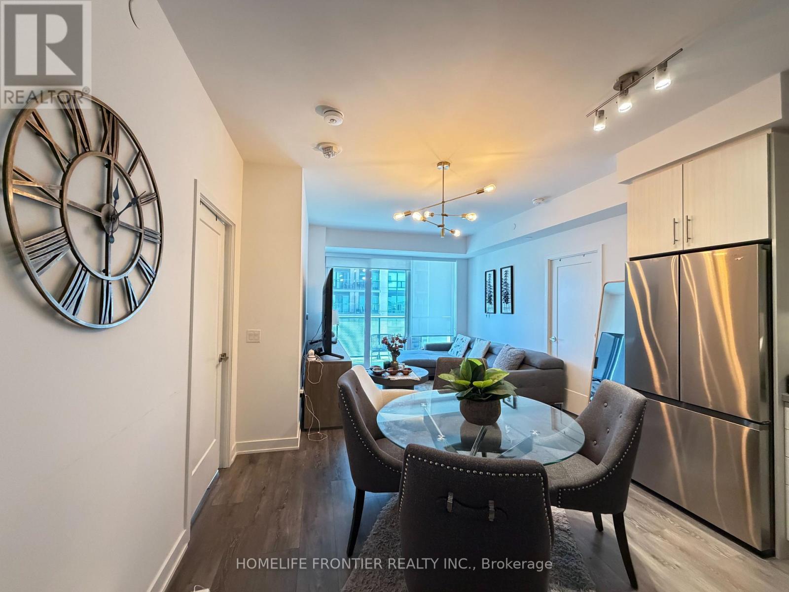 607 - 105 Oneida Crescent, Richmond Hill, ON - Indoor Photo Showing Dining Room