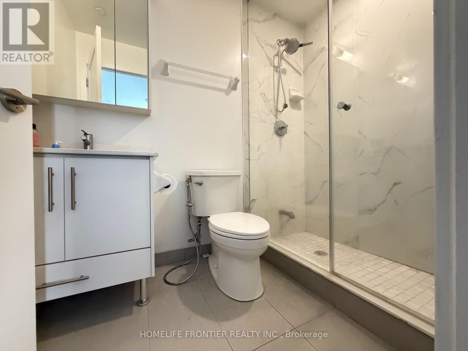 607 - 105 Oneida Crescent, Richmond Hill, ON - Indoor Photo Showing Bathroom
