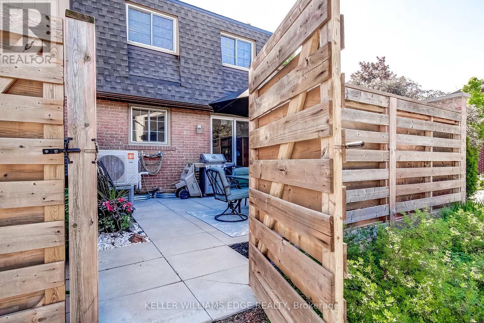 1 - 567 Guelph Line, Burlington, ON - Outdoor