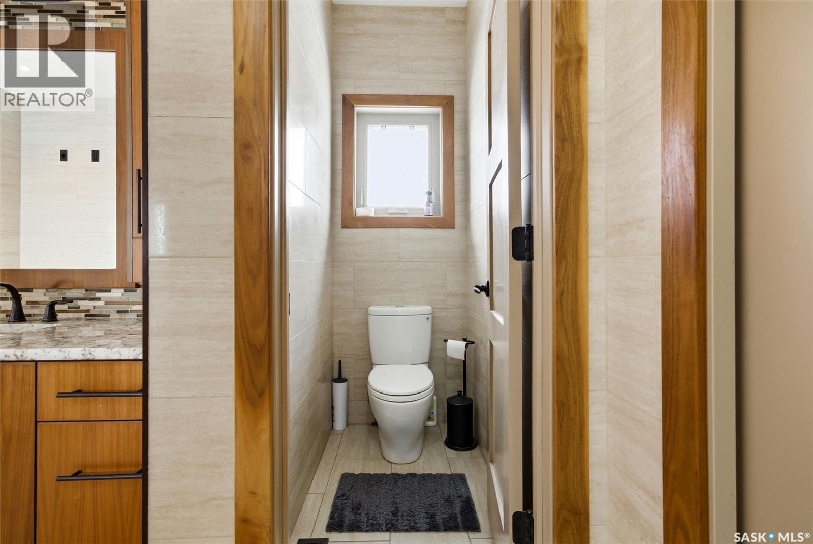 7502 Lilac Place, Regina, SK - Indoor With Storage