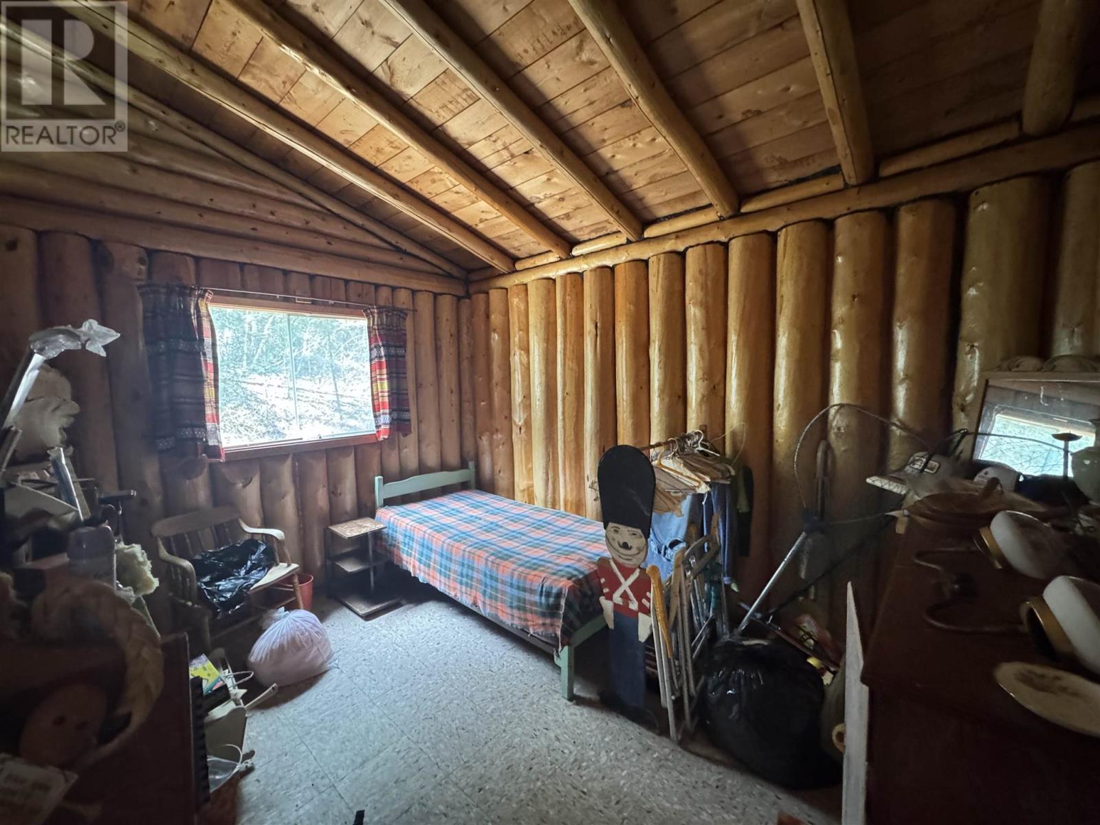 9468 West Larkin Lake, Hornepayne, ON - Indoor Photo Showing Bedroom