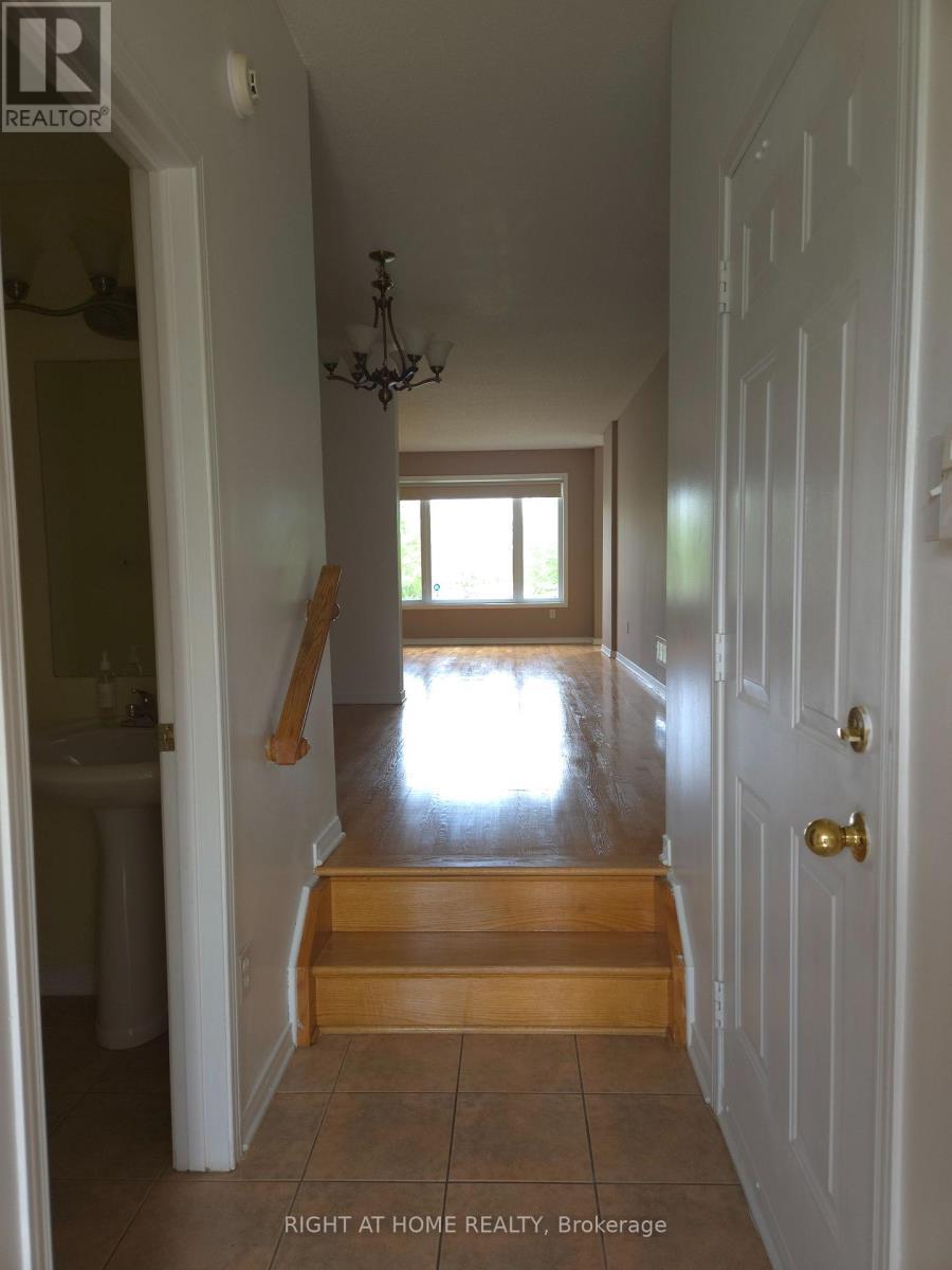 142 Lilibet Crescent E, Ottawa, ON - Indoor Photo Showing Other Room