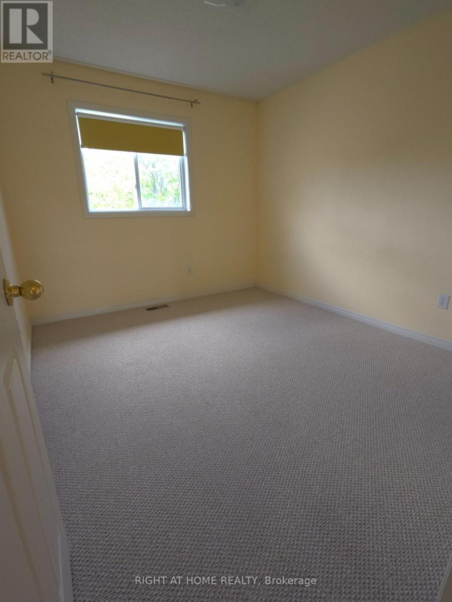 142 Lilibet Crescent E, Ottawa, ON - Indoor Photo Showing Other Room