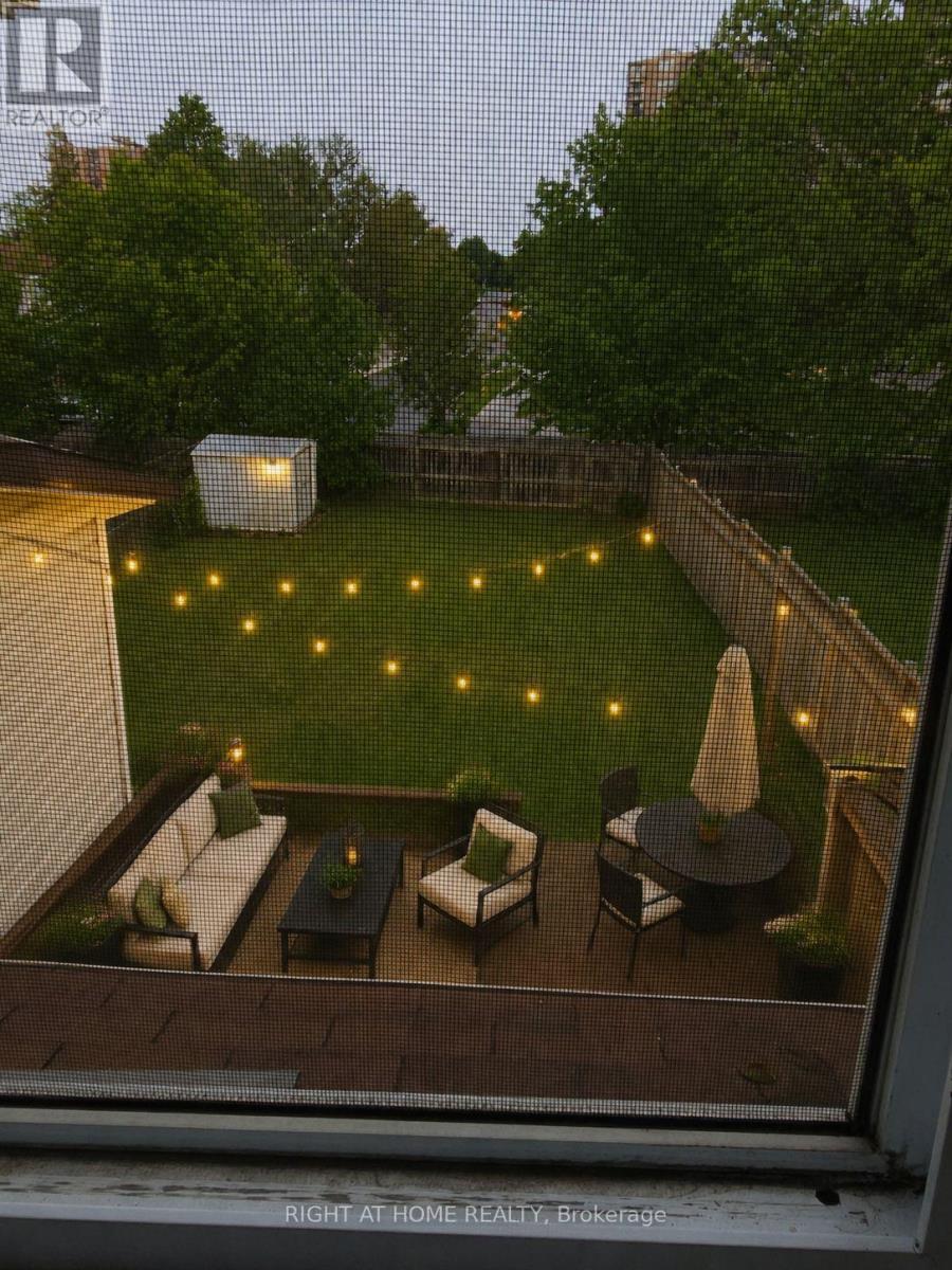 142 Lilibet Crescent E, Ottawa, ON - Outdoor With Backyard
