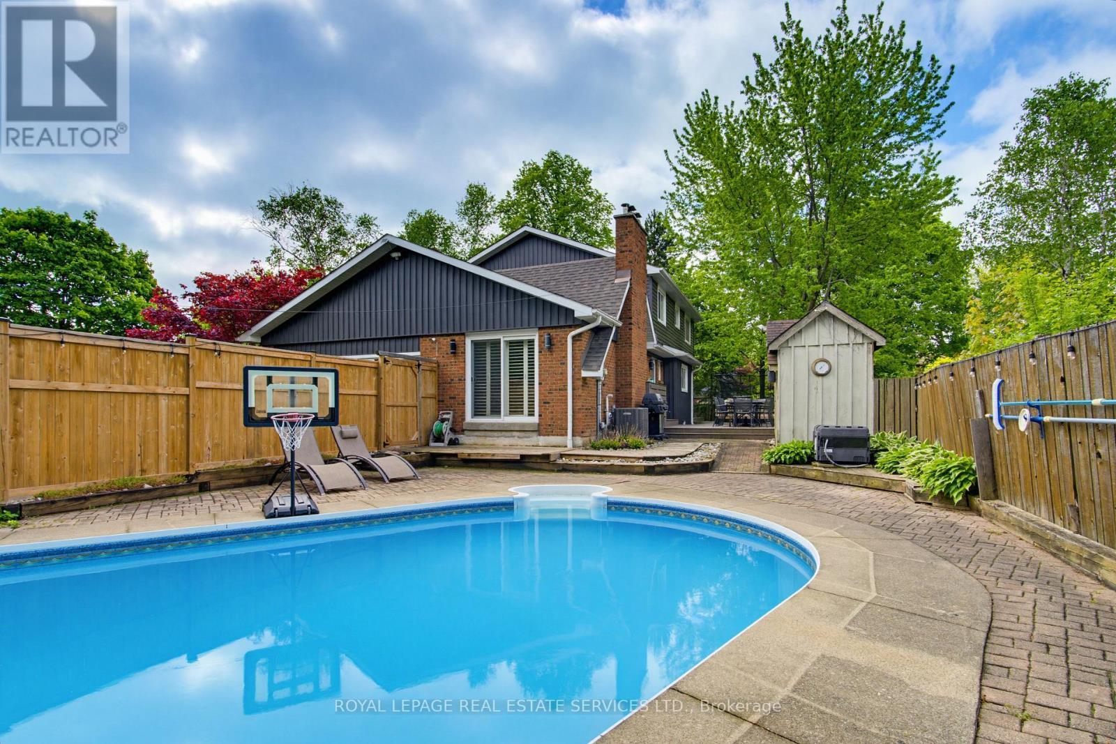 1390 Peerless Court, Oakville, ON