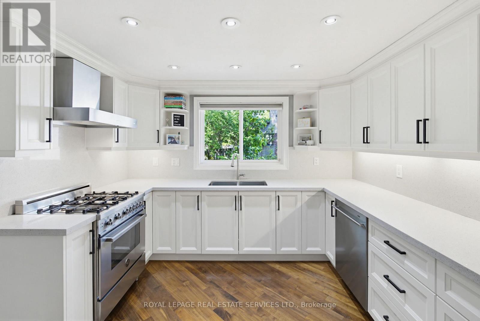 1390 Peerless Court, Oakville, ON