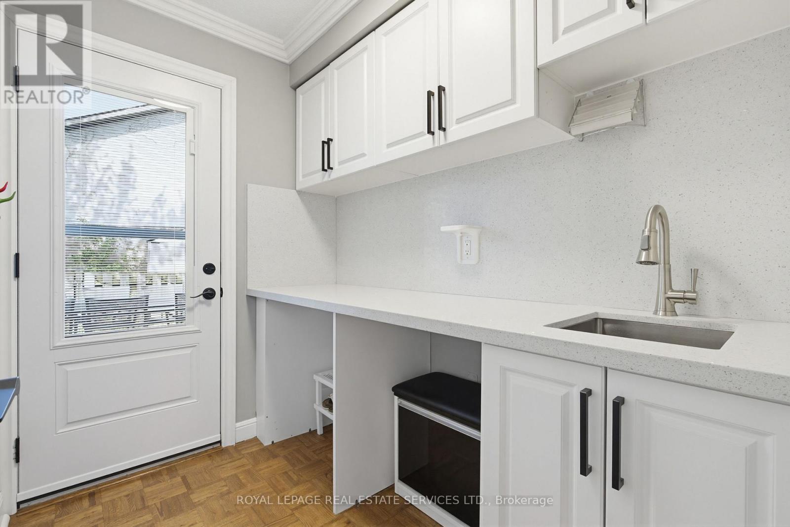 1390 Peerless Court, Oakville, ON