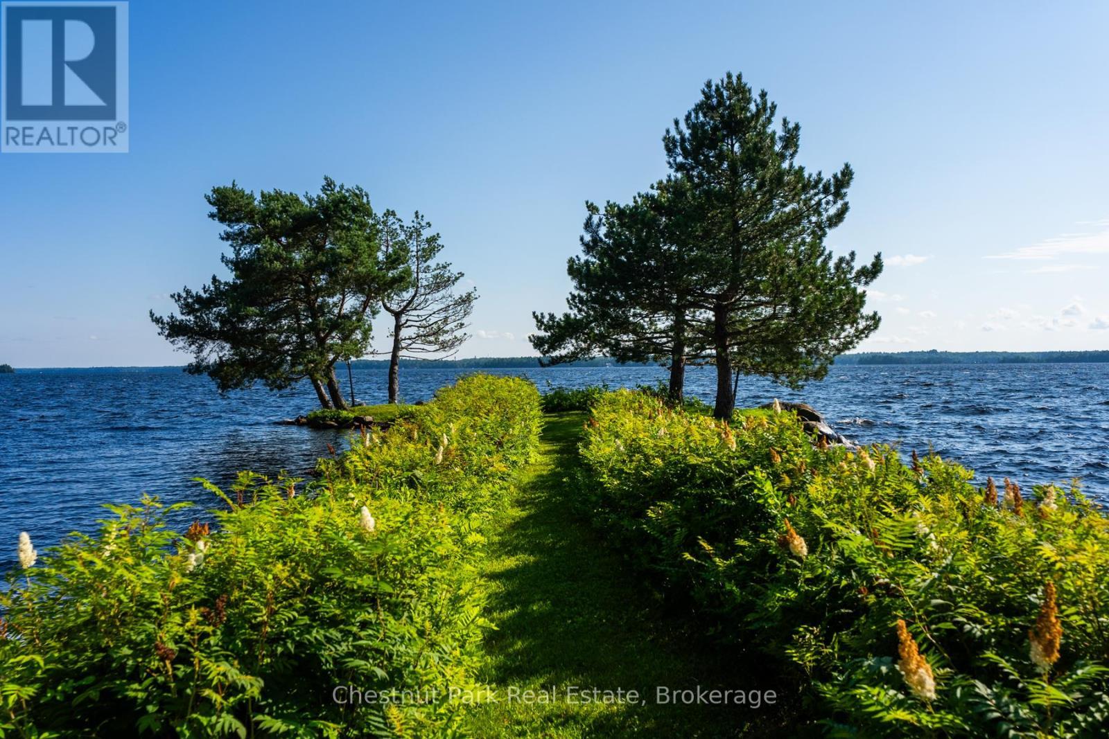 10 Wyldewood Road, Muskoka Lakes (Monck (Muskoka Lakes)), ON - Outdoor With Body Of Water With View