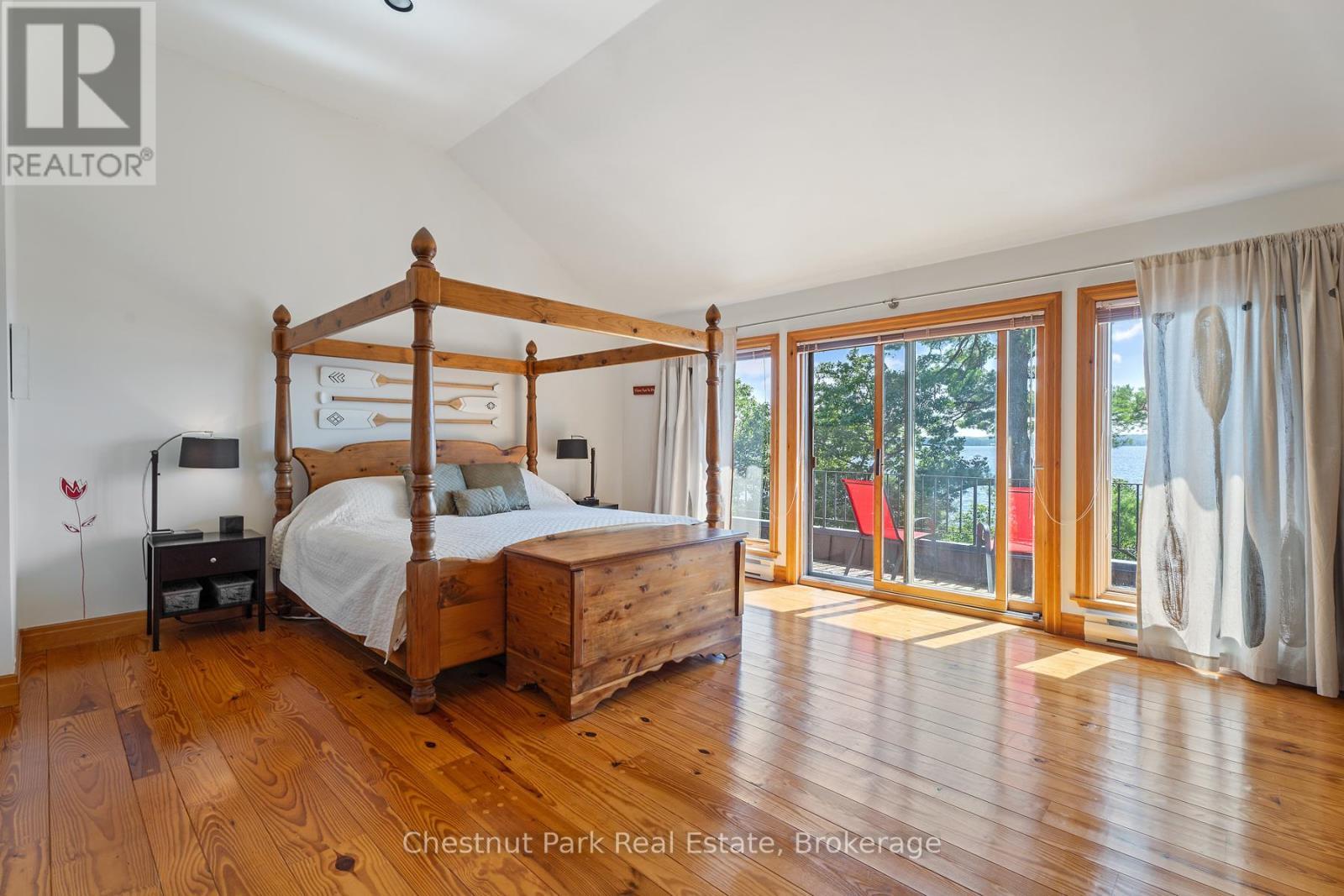 10 Wyldewood Road, Muskoka Lakes (Monck (Muskoka Lakes)), ON - Indoor Photo Showing Bedroom
