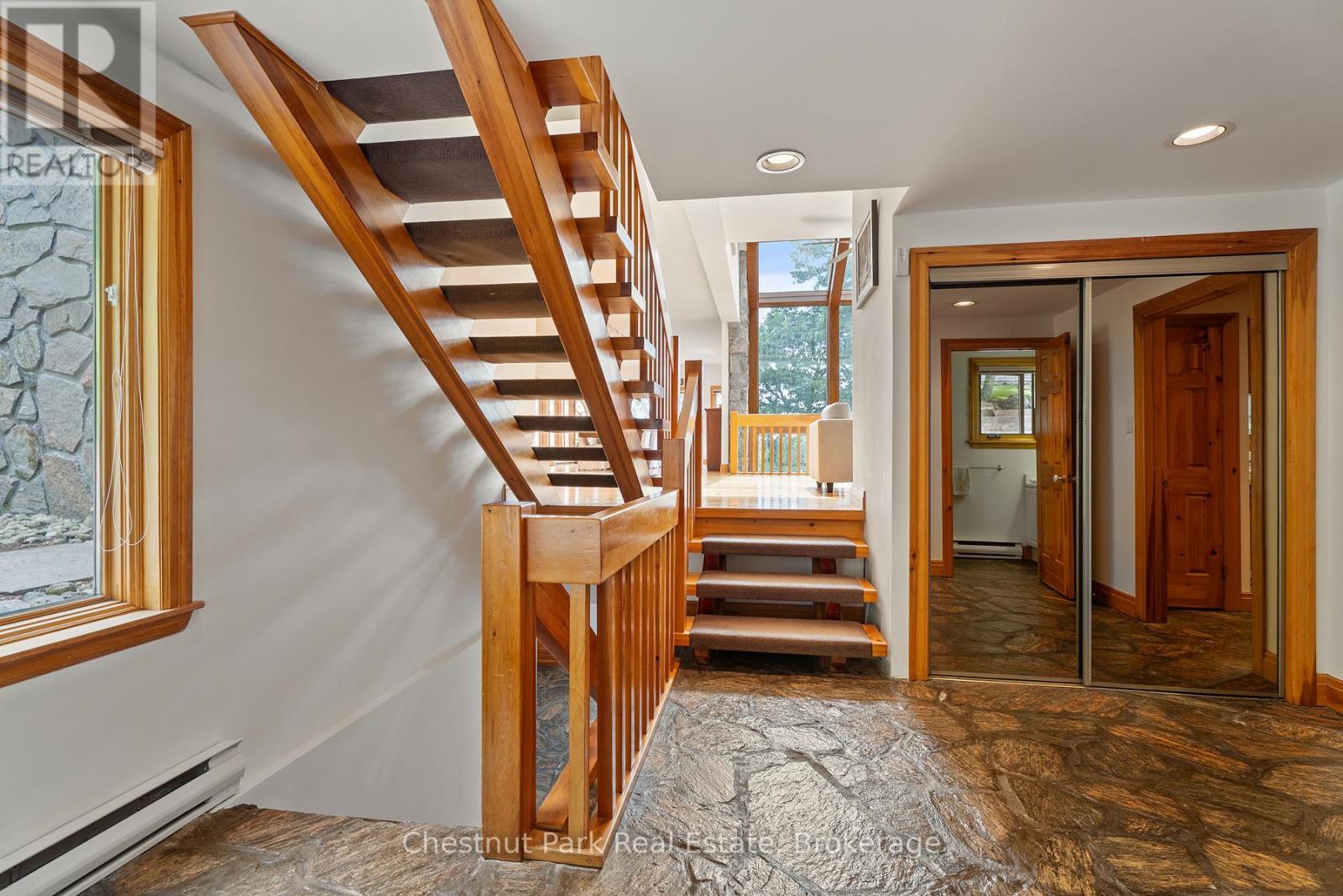 10 Wyldewood Road, Muskoka Lakes (Monck (Muskoka Lakes)), ON - Indoor Photo Showing Other Room