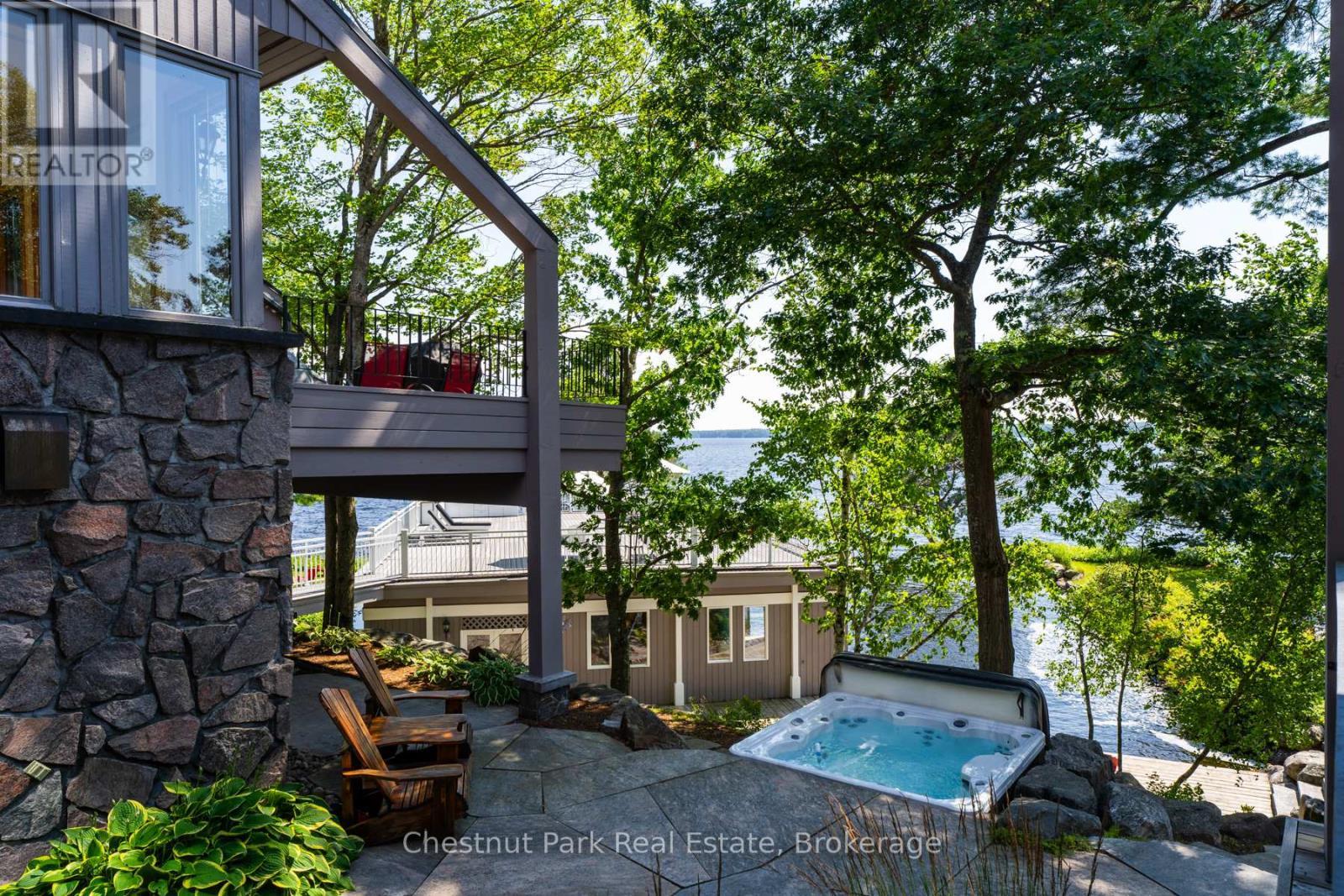 10 Wyldewood Road, Muskoka Lakes (Monck (Muskoka Lakes)), ON - Outdoor With Deck Patio Veranda