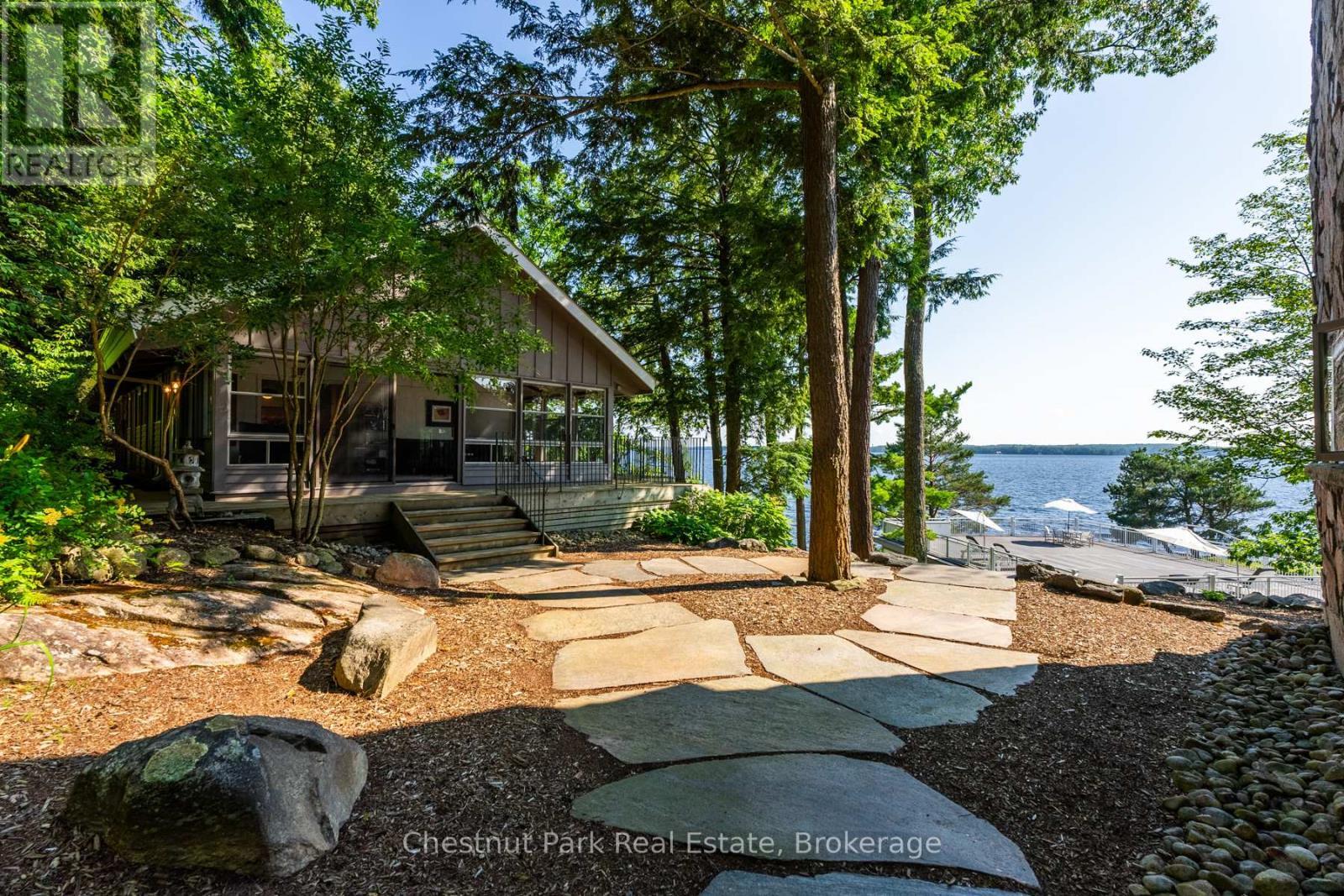 10 Wyldewood Road, Muskoka Lakes (Monck (Muskoka Lakes)), ON - Outdoor With Body Of Water