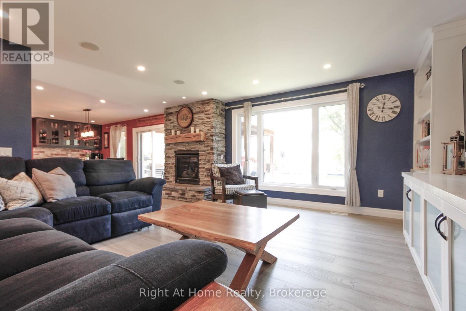 367 Golf Club Road, Hamilton, ON