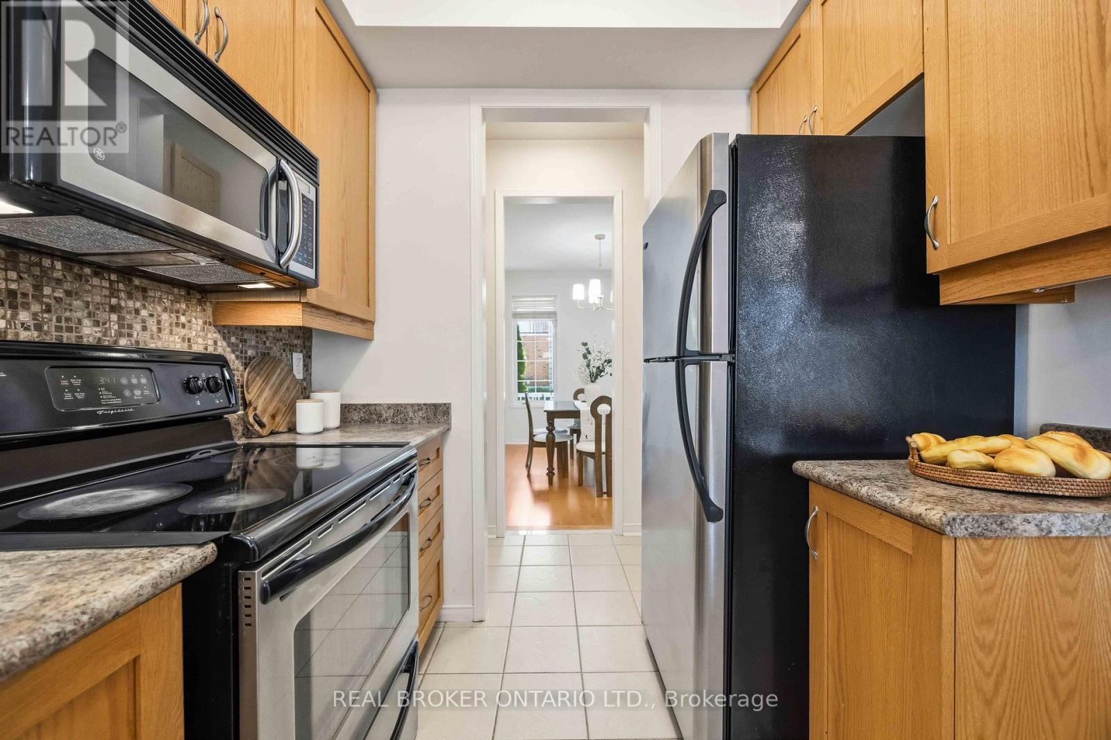 3 Evaridge Drive, Markham, ON - Indoor Photo Showing Kitchen