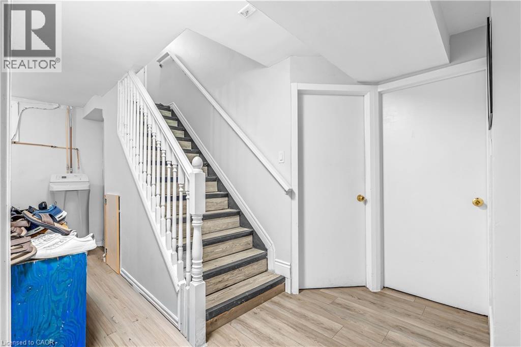 41 Alma Street N, Guelph, ON - Indoor Photo Showing Other Room