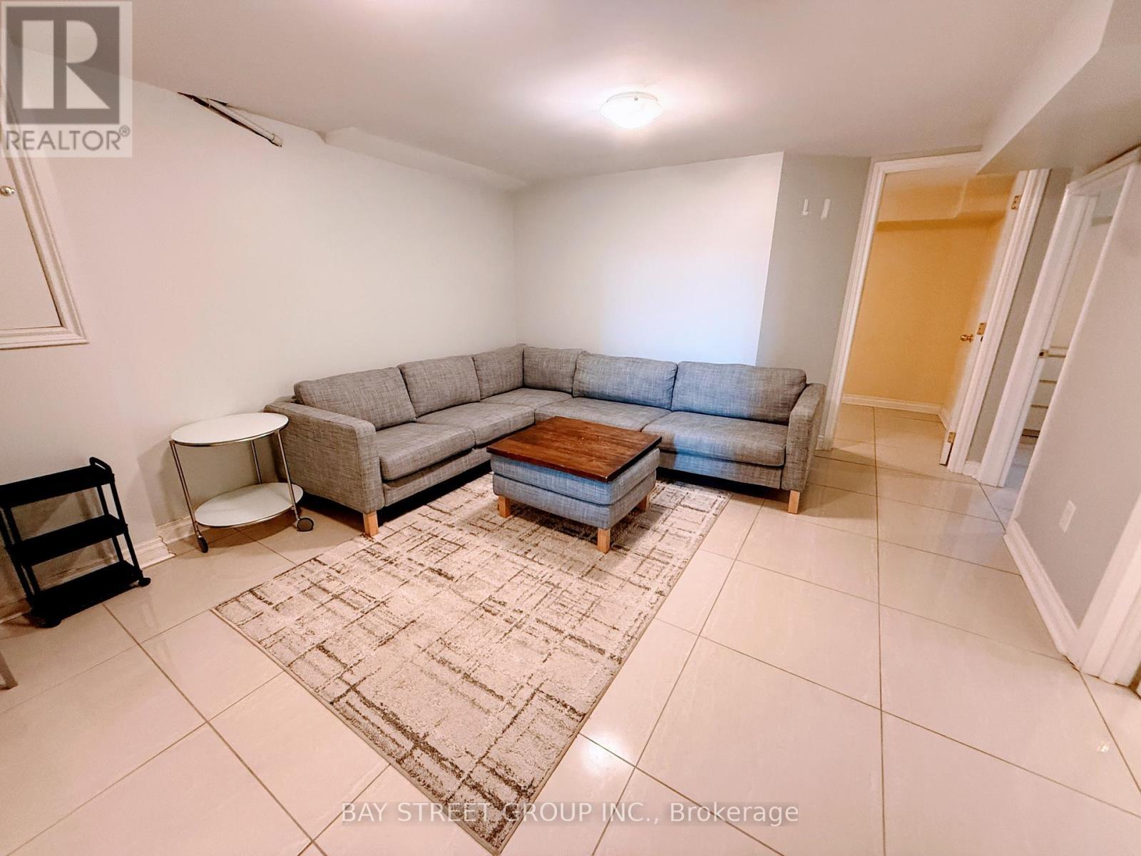 489 Fergo Avenue, Mississauga, ON - Indoor