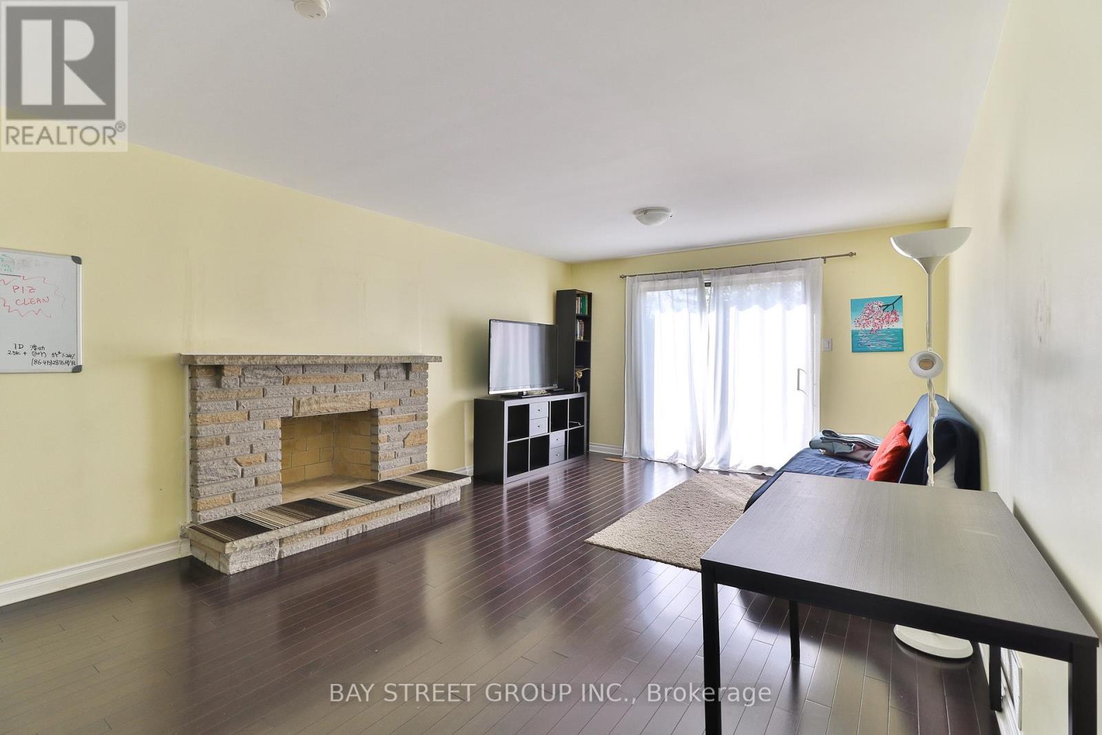 489 Fergo Avenue, Mississauga, ON - Indoor Photo Showing Living Room With Fireplace
