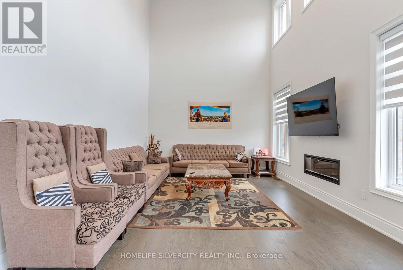 71 Raspberry Rdg Avenue, Caledon, ON - Indoor Photo Showing Living Room With Fireplace