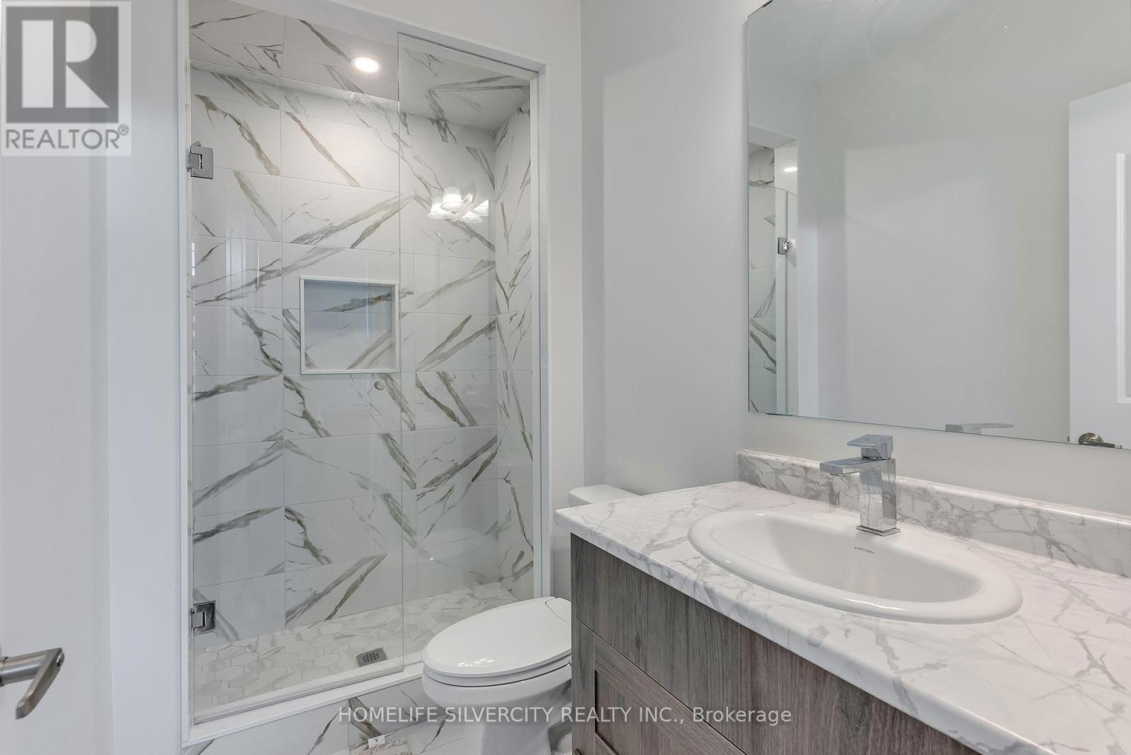 71 Raspberry Rdg Avenue, Caledon, ON - Indoor Photo Showing Bathroom