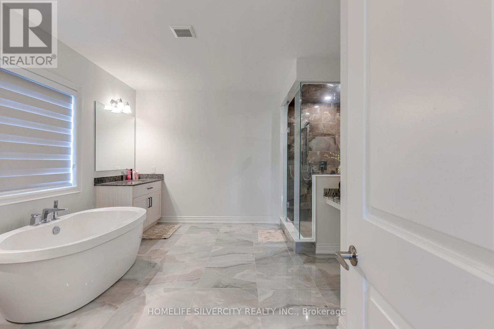 71 Raspberry Rdg Avenue, Caledon, ON - Indoor Photo Showing Bathroom