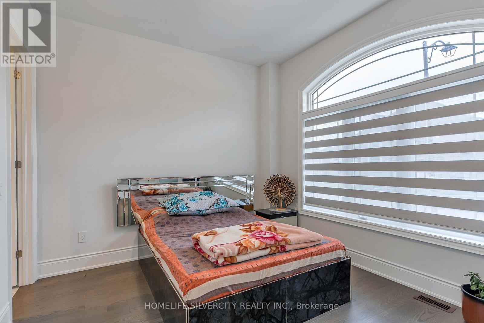 71 Raspberry Rdg Avenue, Caledon, ON - Indoor Photo Showing Other Room