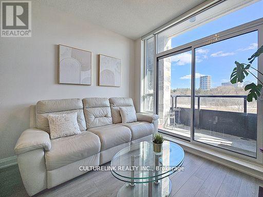 215 - 15 Water Walk Drive, Markham, ON - Indoor Photo Showing Living Room