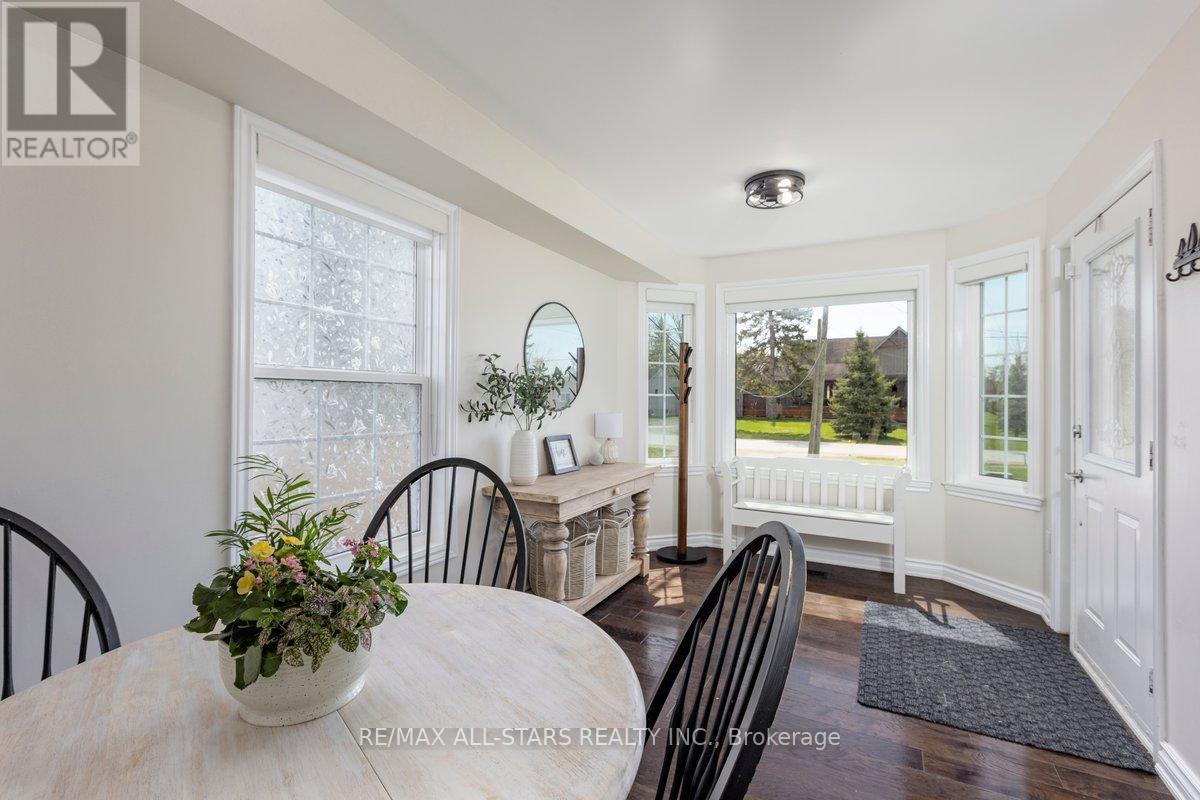 420 Centre Street, Brock, ON - Indoor Photo Showing Dining Room