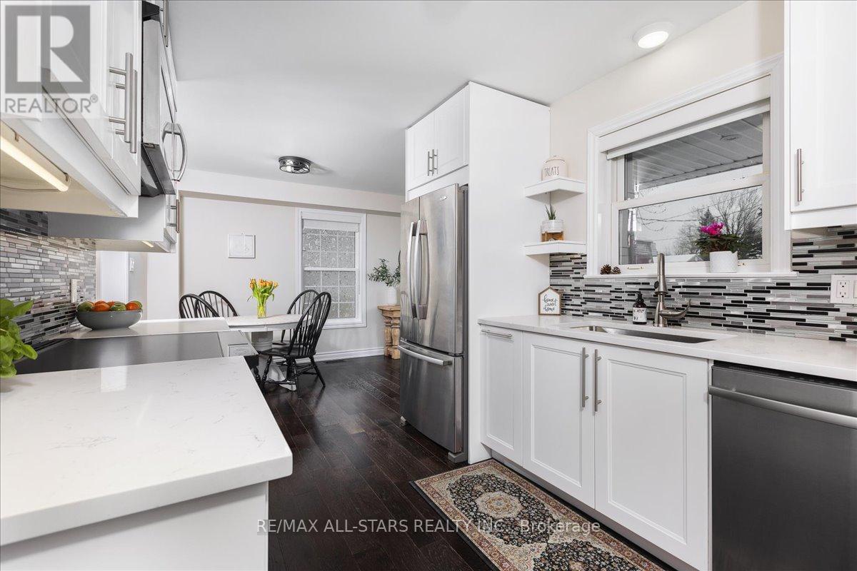 420 Centre Street, Brock, ON - Indoor Photo Showing Kitchen