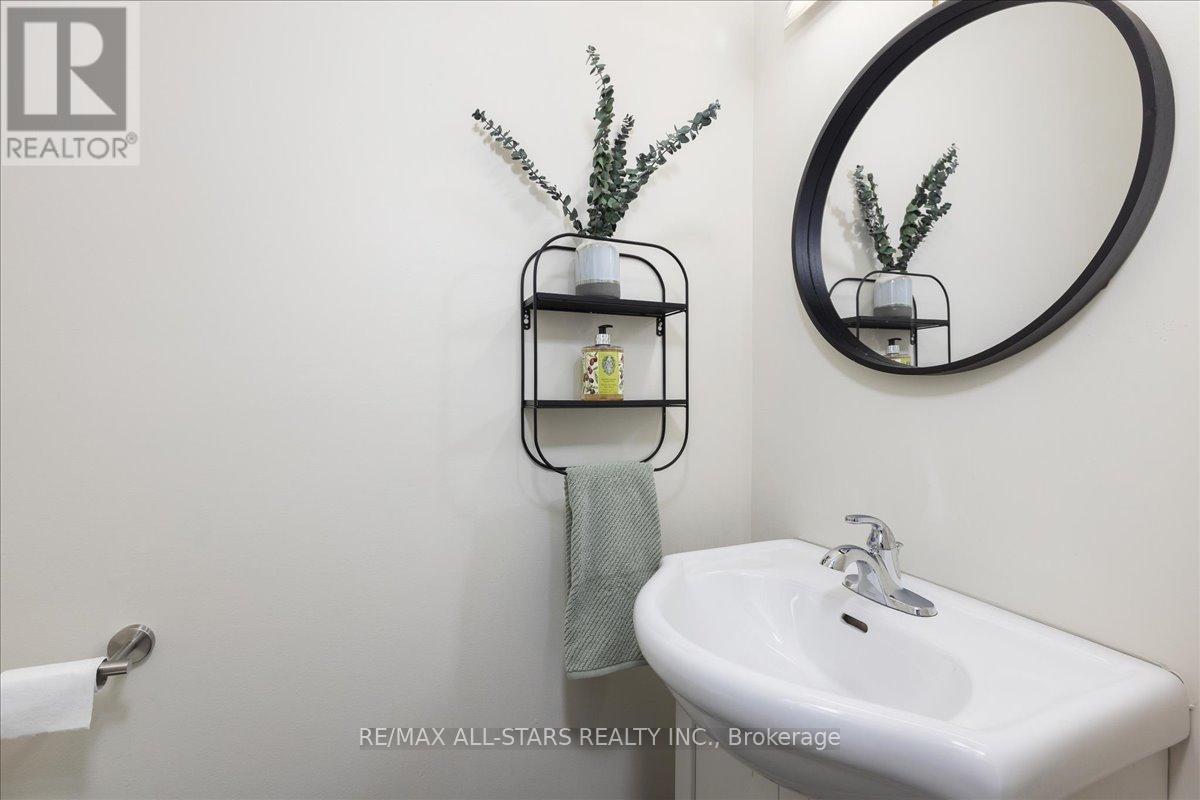 420 Centre Street, Brock, ON - Indoor Photo Showing Bathroom