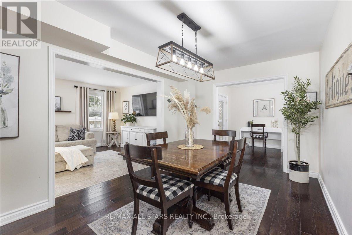 420 Centre Street, Brock, ON - Indoor Photo Showing Dining Room