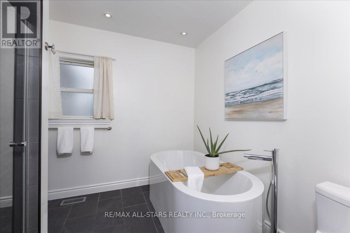 420 Centre Street, Brock, ON - Indoor Photo Showing Bathroom