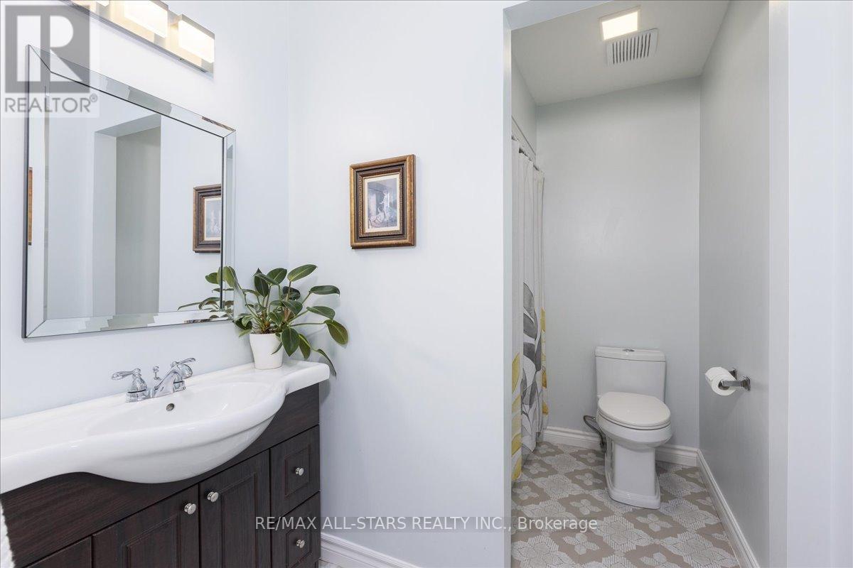 420 Centre Street, Brock, ON - Indoor Photo Showing Bathroom