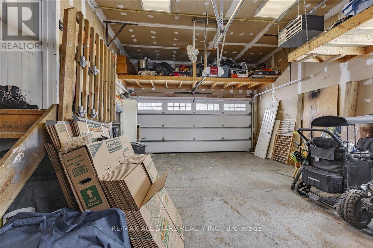 420 Centre Street, Brock, ON - Indoor Photo Showing Garage