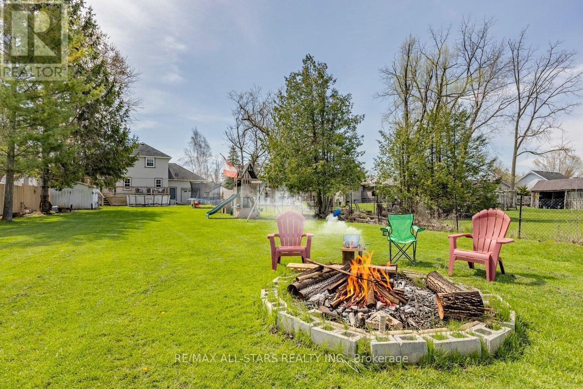 420 Centre Street, Brock, ON - Outdoor With Backyard