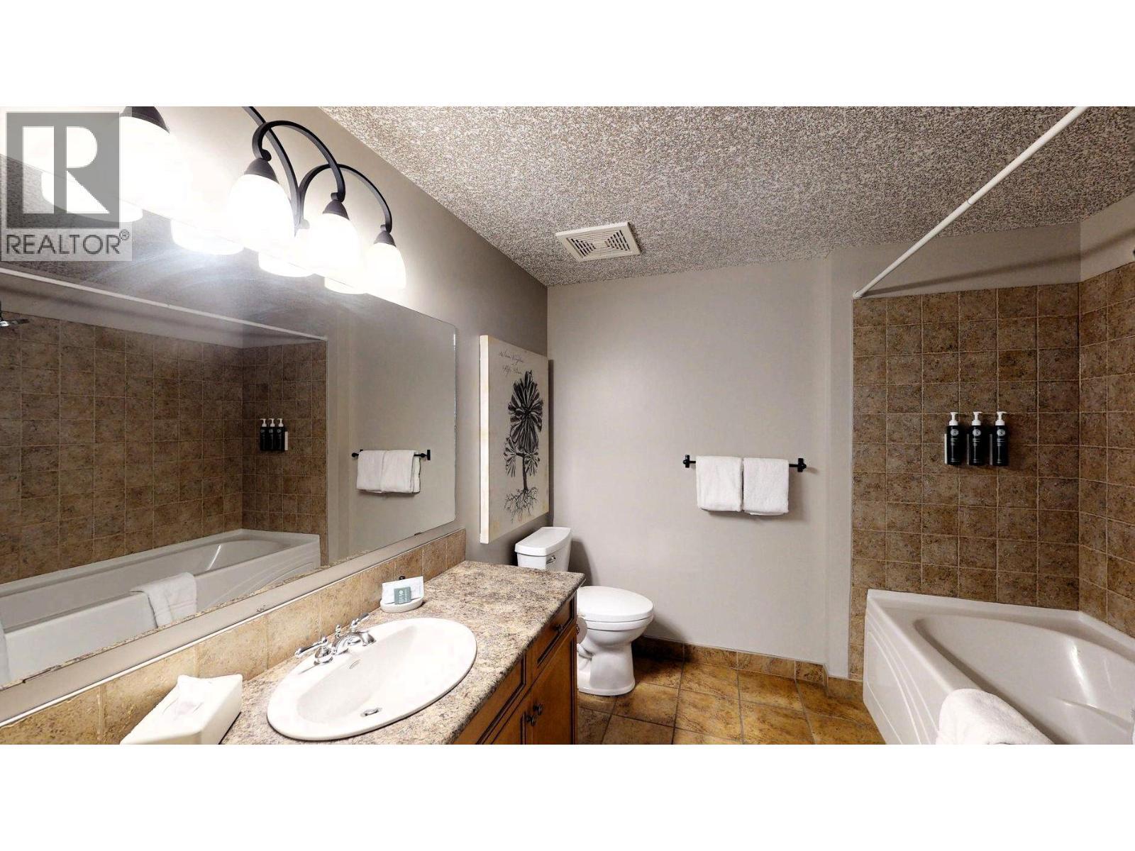 400 Bighorn Boulevard Unit# 416 K1, Radium Hot Springs, BC - Indoor Photo Showing Bathroom