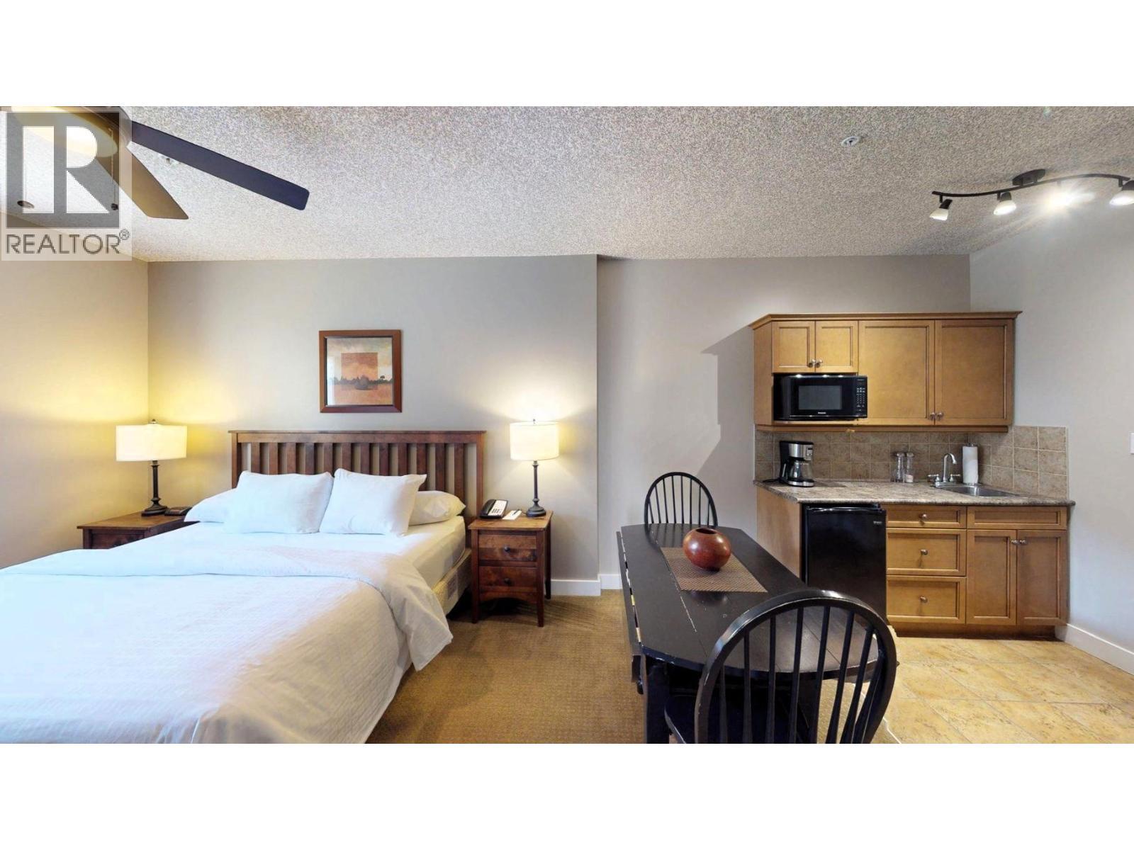 400 Bighorn Boulevard Unit# 416 K1, Radium Hot Springs, BC - Indoor Photo Showing Bedroom