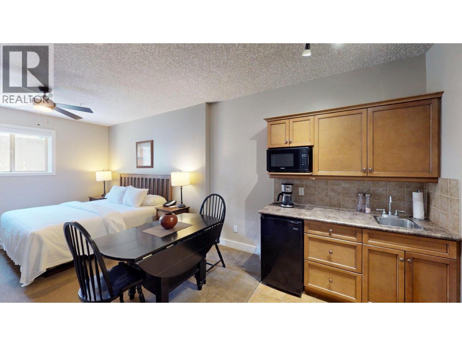 400 Bighorn Boulevard Unit# 416 K1, Radium Hot Springs, BC - Indoor