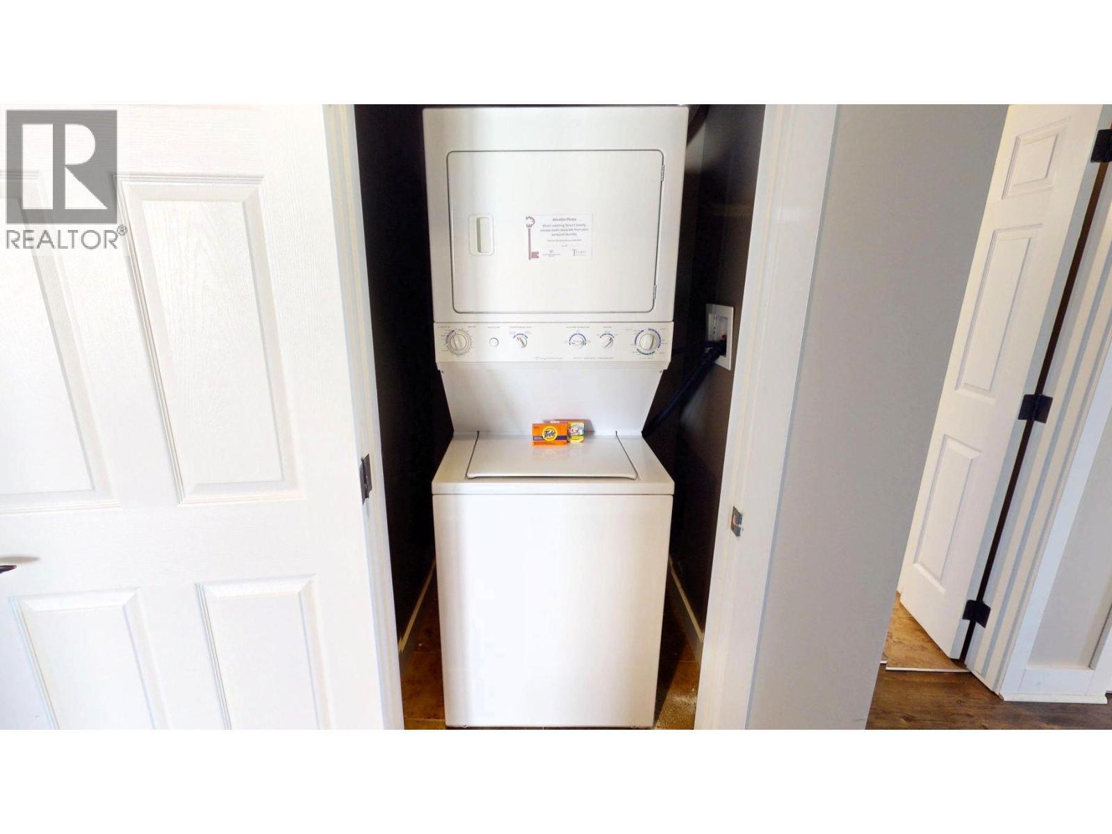 400 Bighorn Boulevard Unit# 416 K1, Radium Hot Springs, BC - Indoor Photo Showing Laundry Room