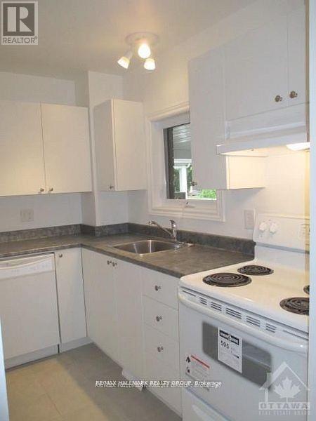 - - 84 Paddington Street, Ottawa, ON - Indoor Photo Showing Kitchen