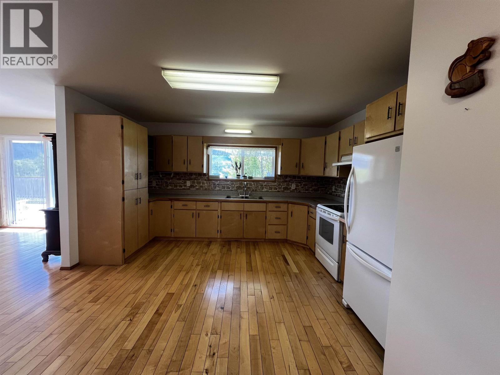 3150 Francois Lake Road, Fraser Lake, BC - Indoor Photo Showing Kitchen
