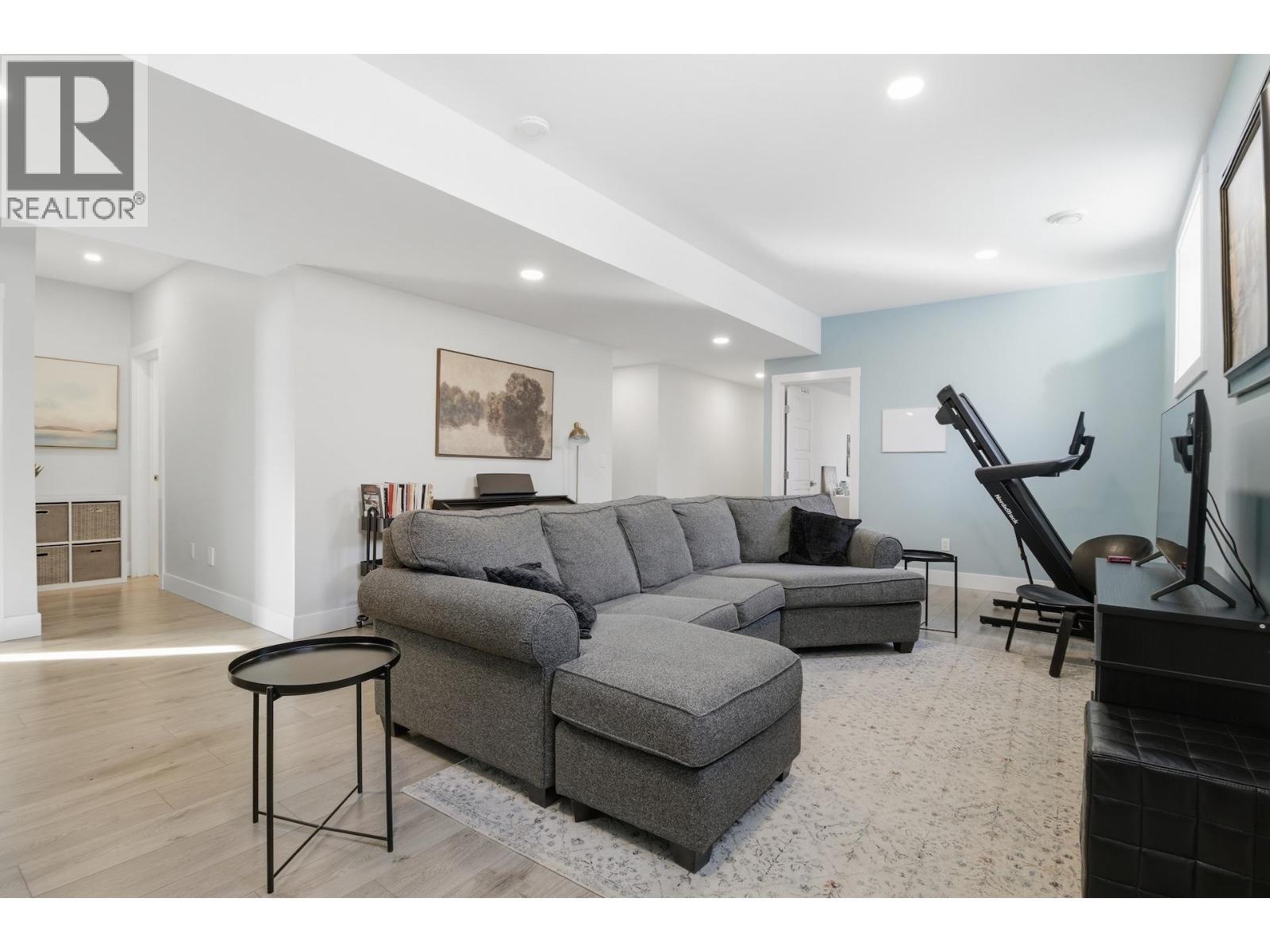 11203 112 Avenue, Fort St. John, BC - Indoor Photo Showing Living Room