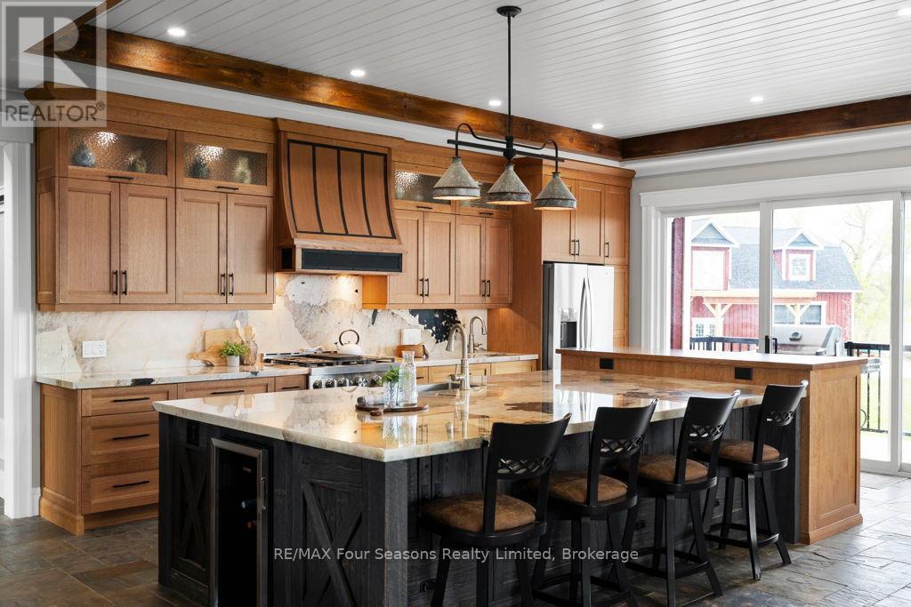 8672 County Rd 91 Road, Clearview, ON - Indoor Photo Showing Kitchen