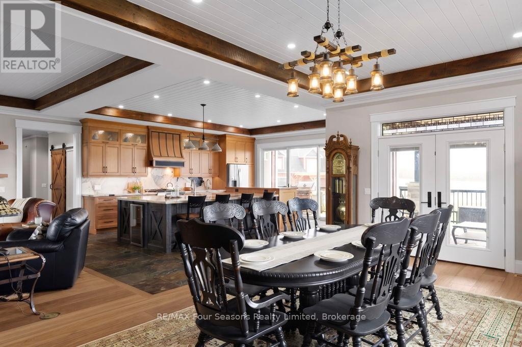 8672 County Rd 91 Road, Clearview, ON - Indoor Photo Showing Dining Room