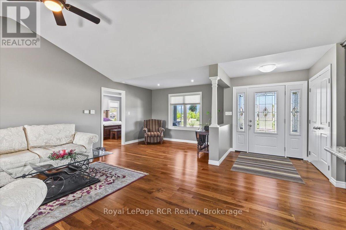 Spacious Great Room - 108 Marshall Heights Road, West Grey, ON - Indoor Photo Showing Living Room