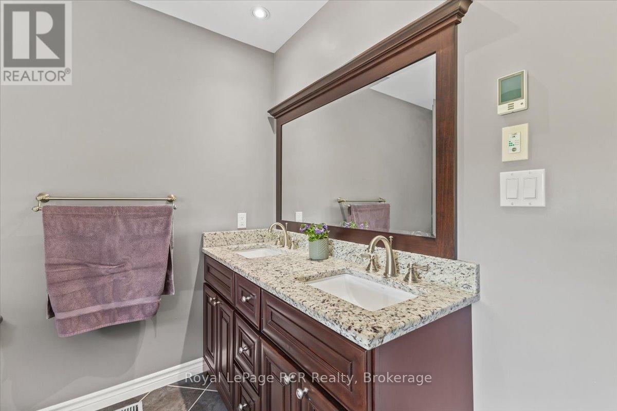 108 Marshall Heights Road, West Grey, ON - Indoor Photo Showing Bathroom