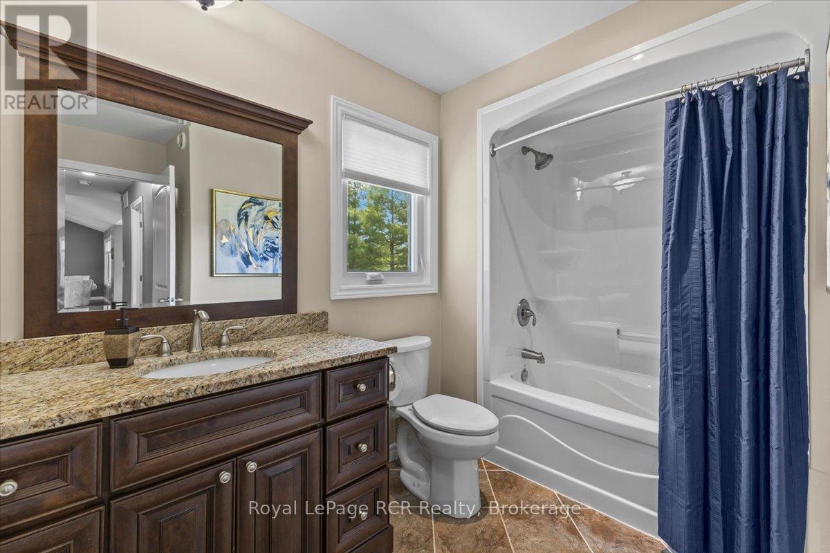 Bathroom #2 - 108 Marshall Heights Road, West Grey, ON - Indoor Photo Showing Bathroom
