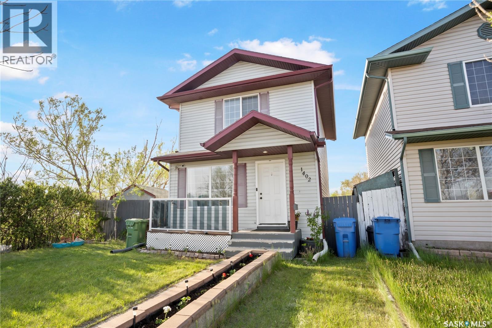 1402 10Th Avenue E, Regina, SK - Outdoor With Deck Patio Veranda