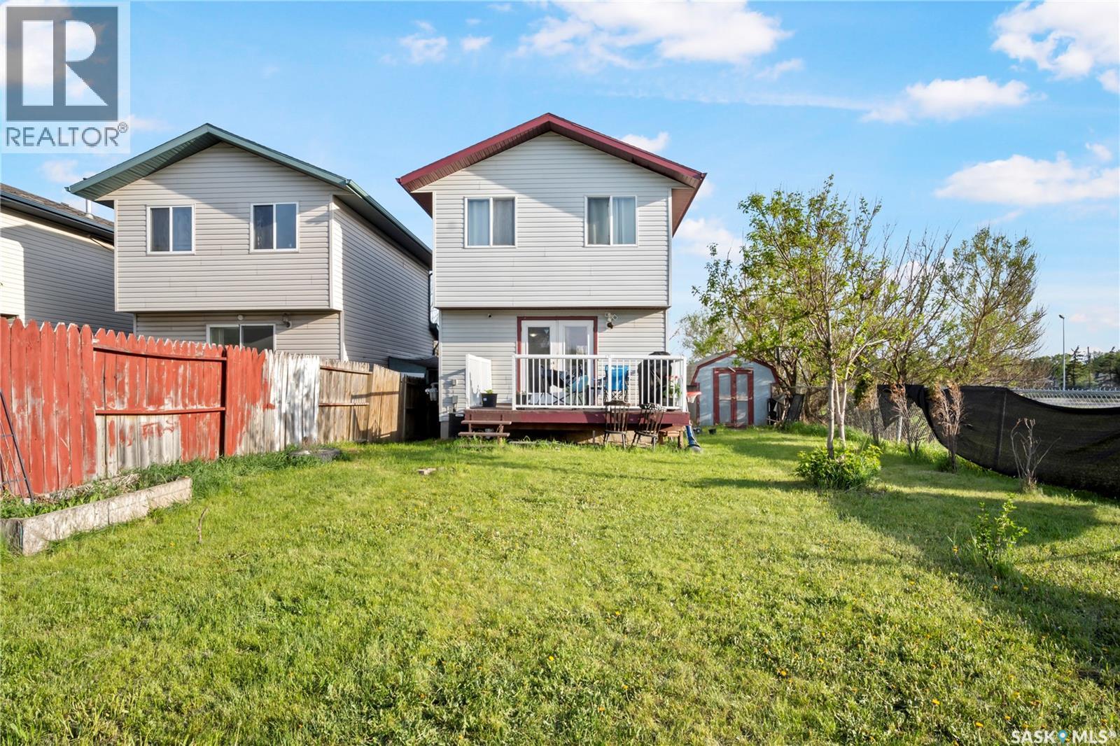 1402 10Th Avenue E, Regina, SK - Outdoor With Deck Patio Veranda