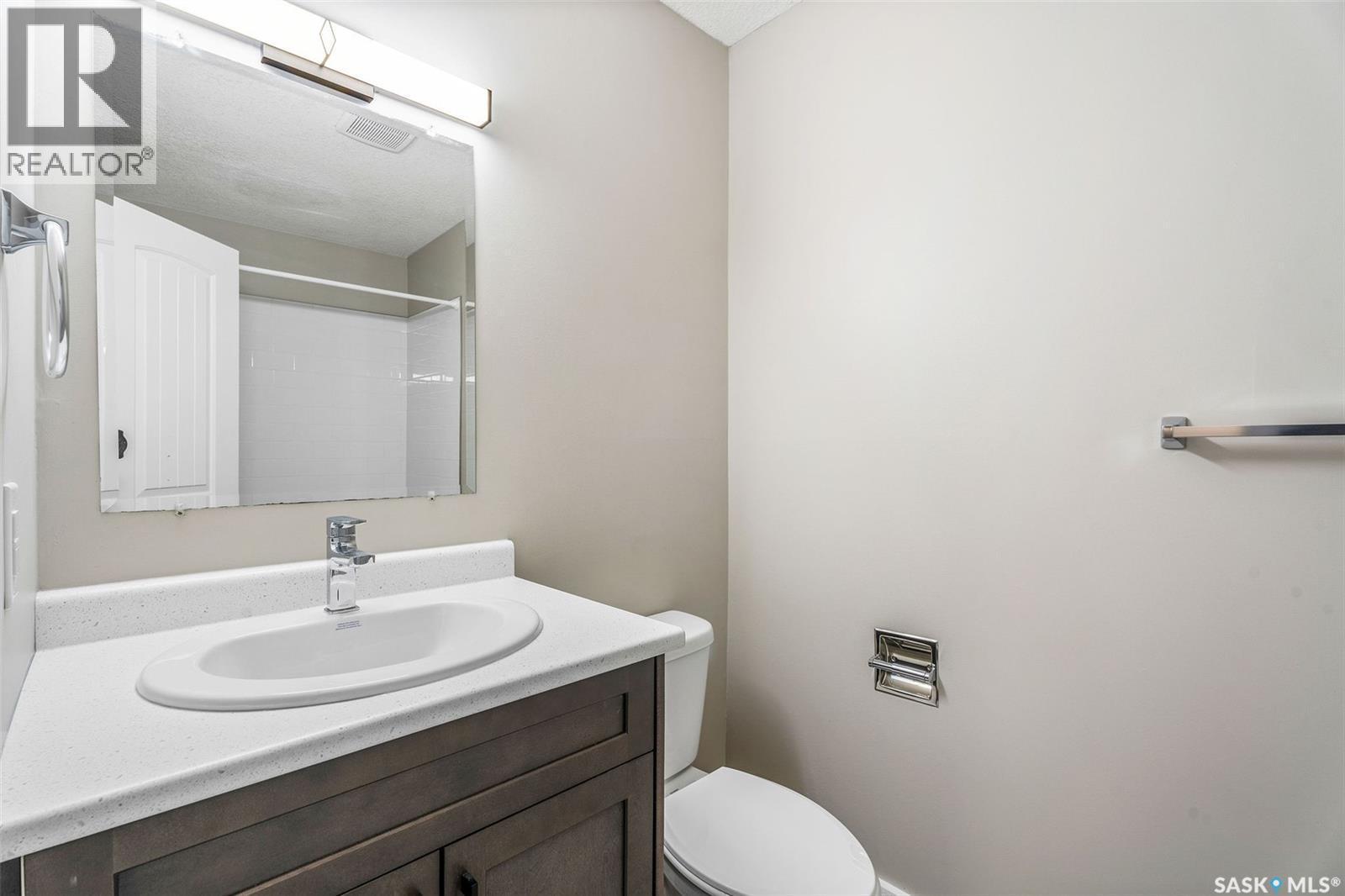 2800 Dunn Drive, Prince Albert, SK - Indoor Photo Showing Bathroom