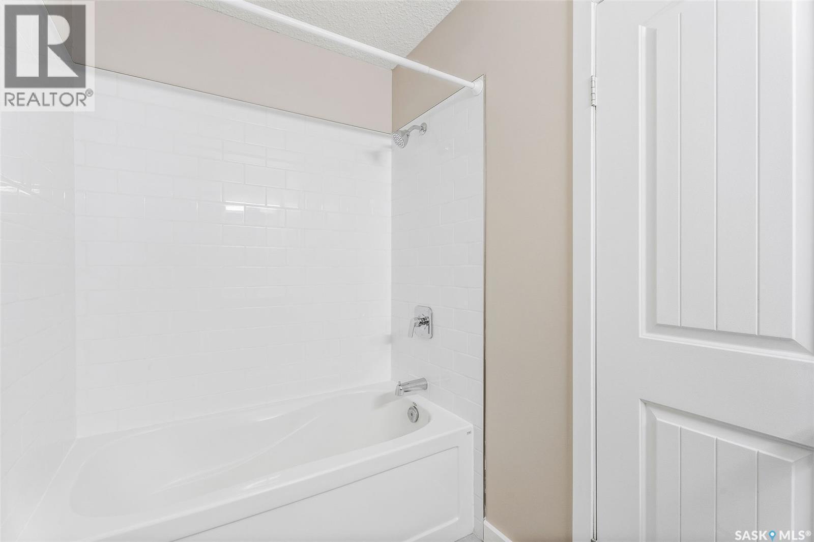 2800 Dunn Drive, Prince Albert, SK - Indoor Photo Showing Bathroom